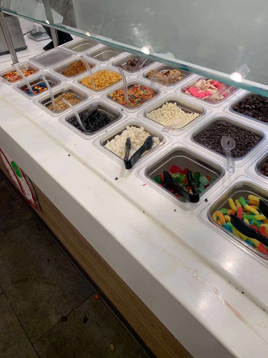 Yogurtland | restaurant | 1155 W Renaissance Pkwy #520, Rialto, CA 92376, USA | 9095660037 OR +1 909-566-0037