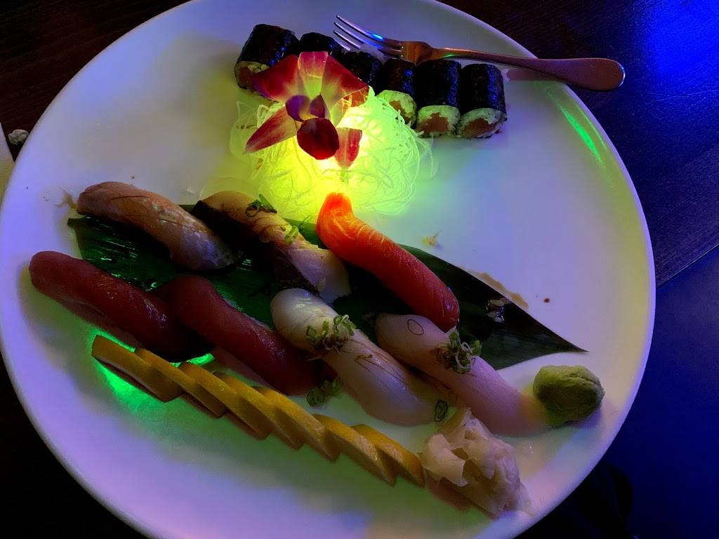 Fancy Lee Asian Bistro n Sushi | restaurant | 101 W Main St, Babylon, NY 11702, USA | 6314226505 OR +1 631-422-6505