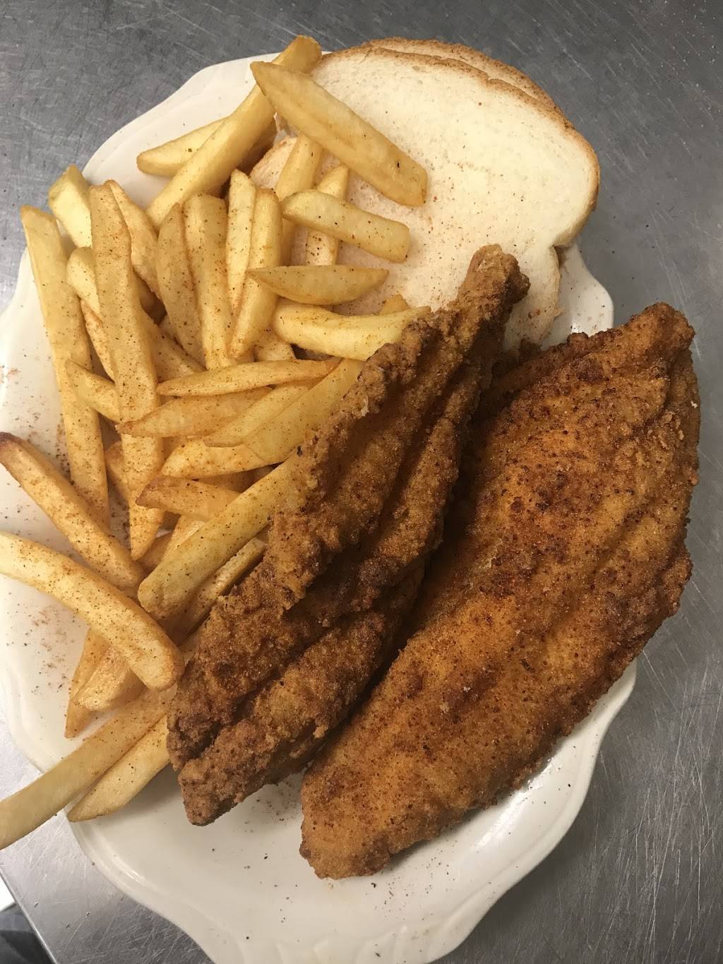 Grill N Cafe | cafe | 2613 W State St, Milwaukee, WI 53233, USA | 4142434123 OR +1 414-243-4123