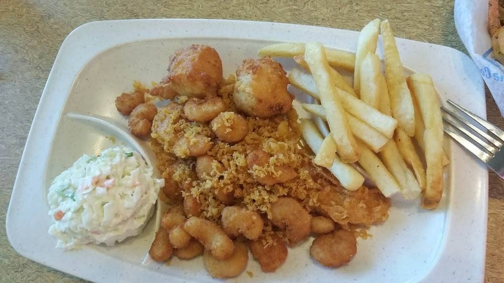 Captain Ds | restaurant | 216 By-pass 72 Northwest, Greenwood, SC 29646, USA | 8642290352 OR +1 864-229-0352