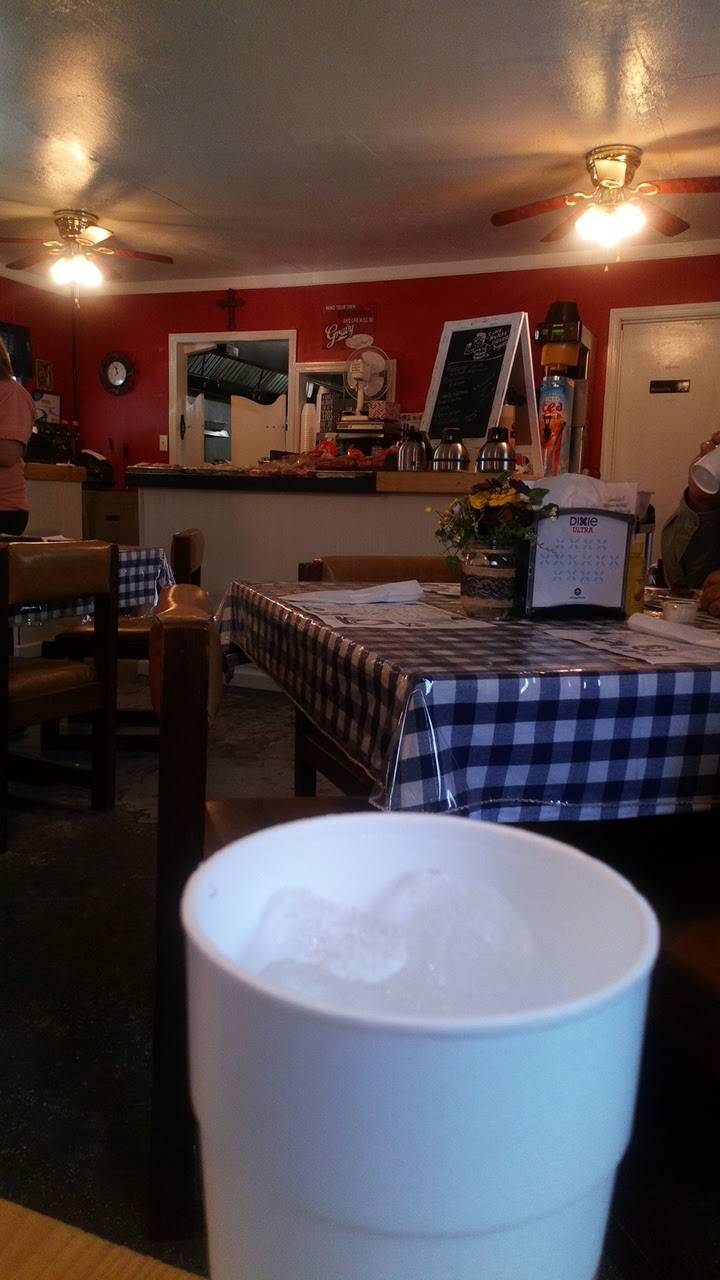 Hutchs Kuntry Kookin | restaurant | 127 Beach St, Ridgeville, SC 29472, USA | 8437719838 OR +1 843-771-9838
