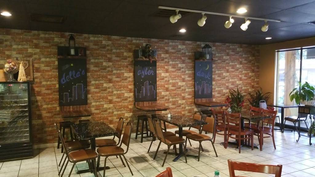 Dellas Cafe & Bistro | cafe | 608 Oakfield Dr, Brandon, FL 33511, USA | 8136843354 OR +1 813-684-3354