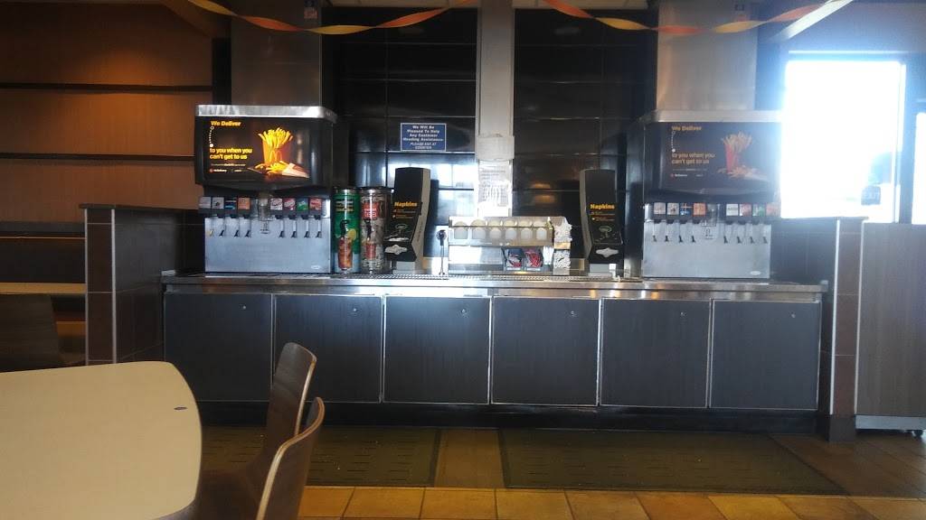 McDonalds | cafe | 4020 Colby Ave, Everett, WA 98201, USA | 4252599113 OR +1 425-259-9113