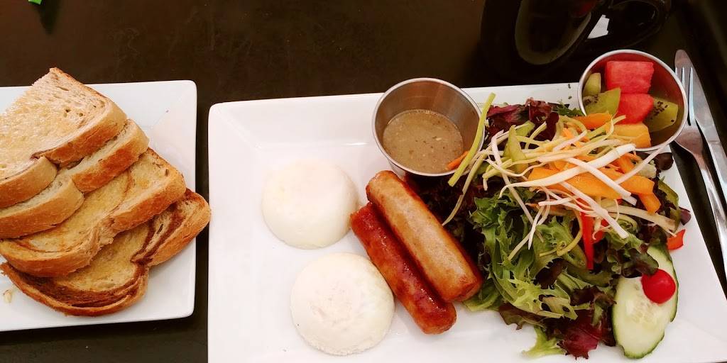 CHEFIES eatery | restaurant | 19415 Yonge St #5, Holland Landing, ON L9N 1L8, Canada | 9058362211 OR +1 905-836-2211