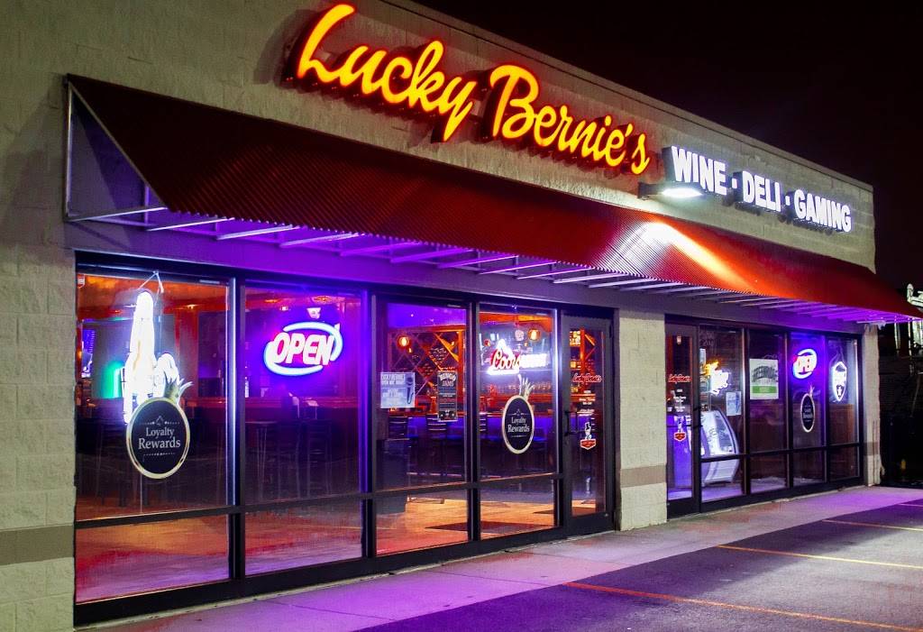 Lucky Bernies | restaurant | 420 East, IL-173 Unit 111, Antioch, IL 60002, USA | 2247888733 OR +1 224-788-8733