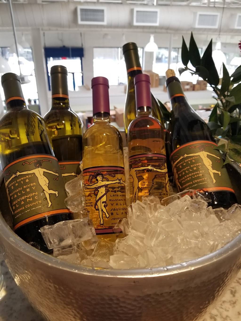 Royal Blue Grocery - Highland Park Village | cafe | 1 Highland Park Village, Dallas, TX 75205, USA | 2145269516 OR +1 214-526-9516