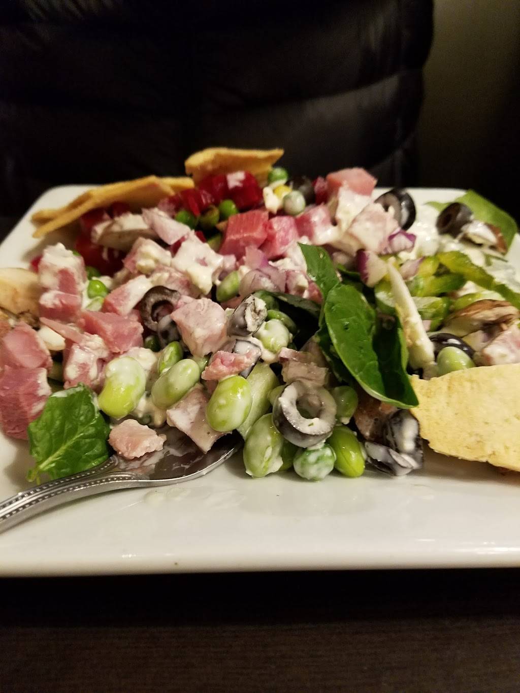 Ruby Tuesday | restaurant | 8811 Greenbelt Rd, Greenbelt, MD 20770, USA | 3015520100 OR +1 301-552-0100