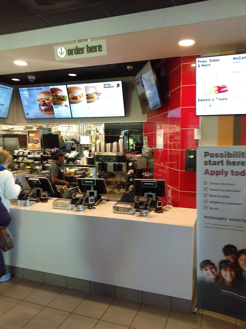 McDonalds | cafe | 3646 King St, Alexandria, VA 22302, USA | 7033790441 OR +1 703-379-0441