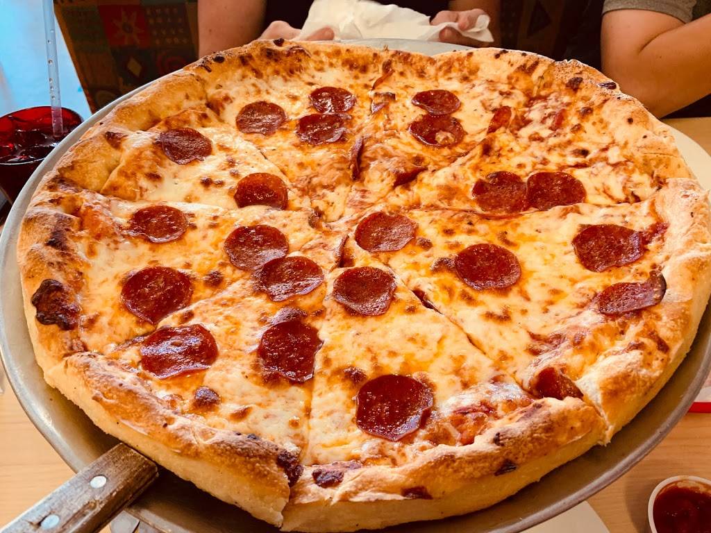 Lago Mar Pizza | restaurant | 1756 Sandbridge Rd, Virginia Beach, VA 23456, USA | 7577212500 OR +1 757-721-2500