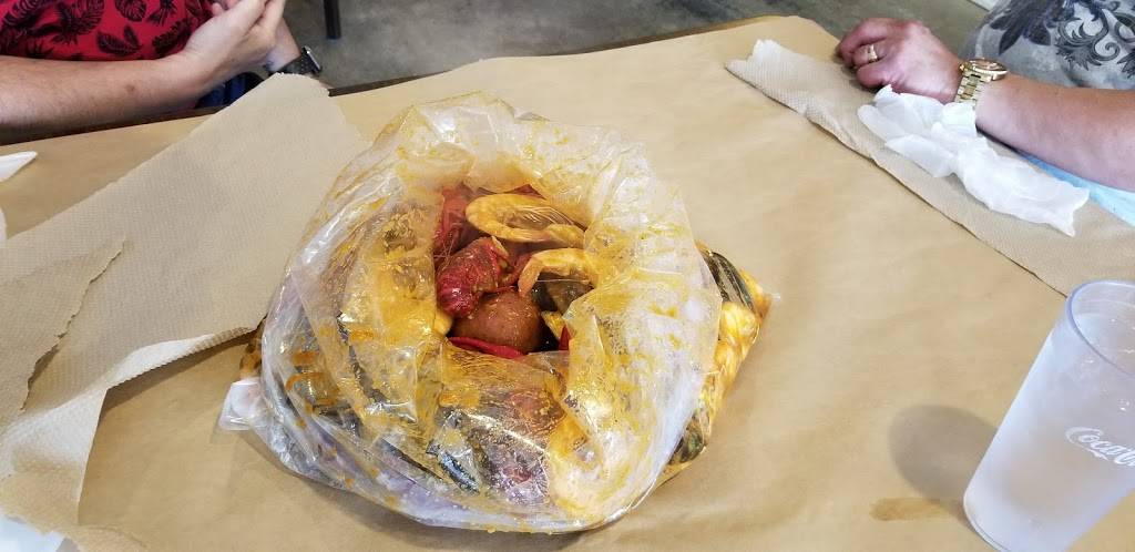 Cajun Crawfish Everett | restaurant | 909 SE Everett Mall Way, Everett, WA 98208, USA | 4252129603 OR +1 425-212-9603