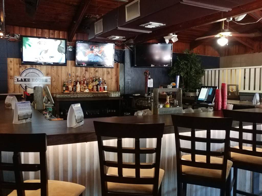 Lake House Bar & Grill | restaurant | 315 N Highland St, Mt Dora, FL 32757, USA | 3527357433 OR +1 352-735-7433