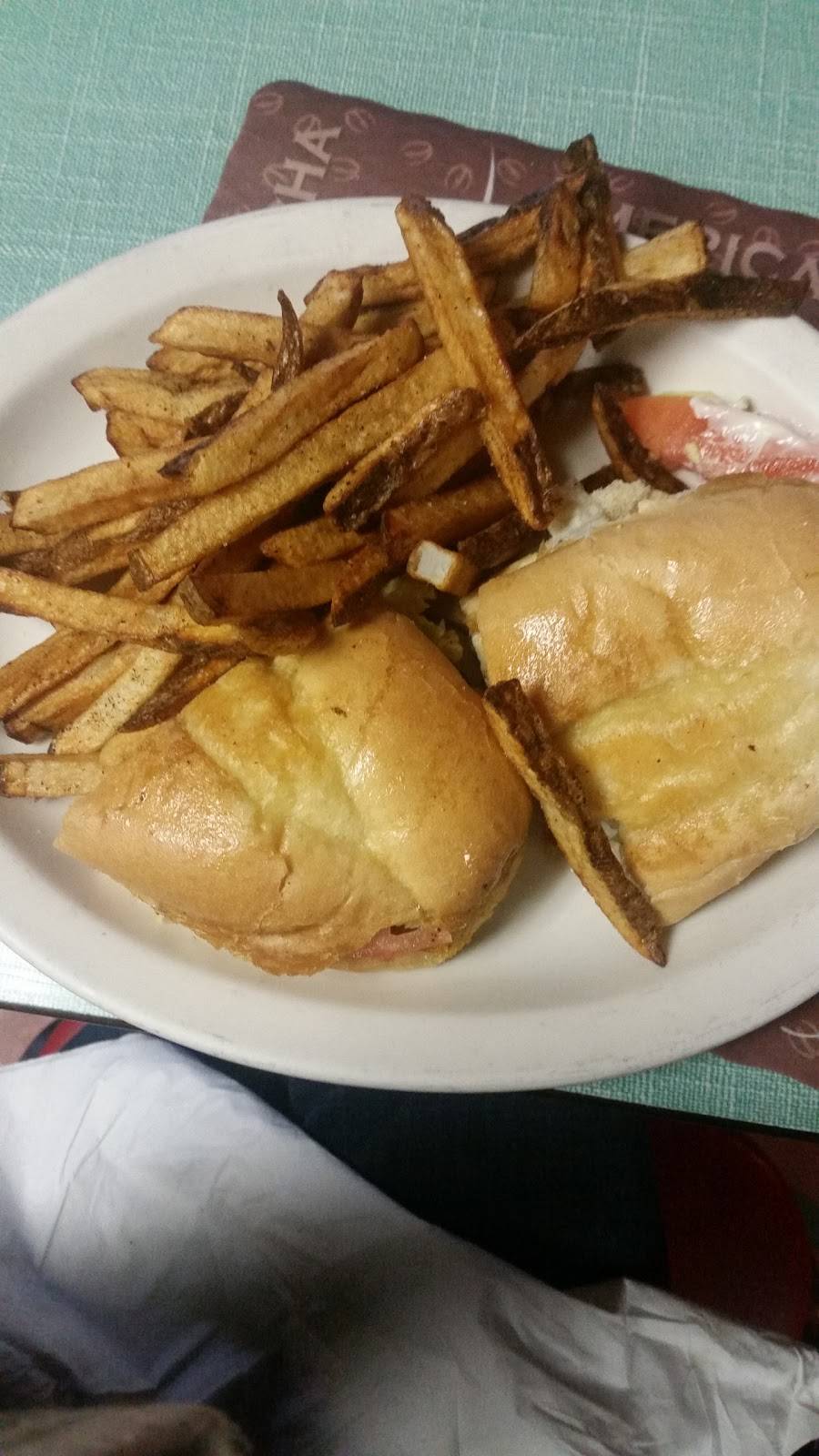 Blondies Roadhouse | restaurant | 485 Walnut Hill Rd, Uniontown, PA 15401, USA | 7244381960 OR +1 724-438-1960