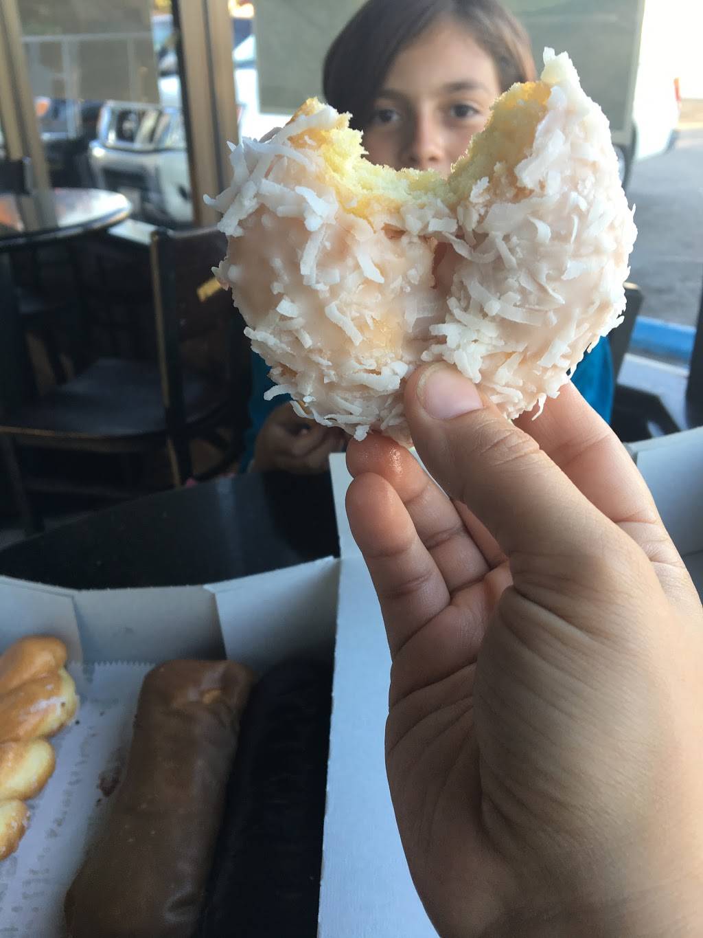 Yum Yum Donuts | bakery | 932 W Highland Ave, San Bernardino, CA 92405, USA | 9098829269 OR +1 909-882-9269