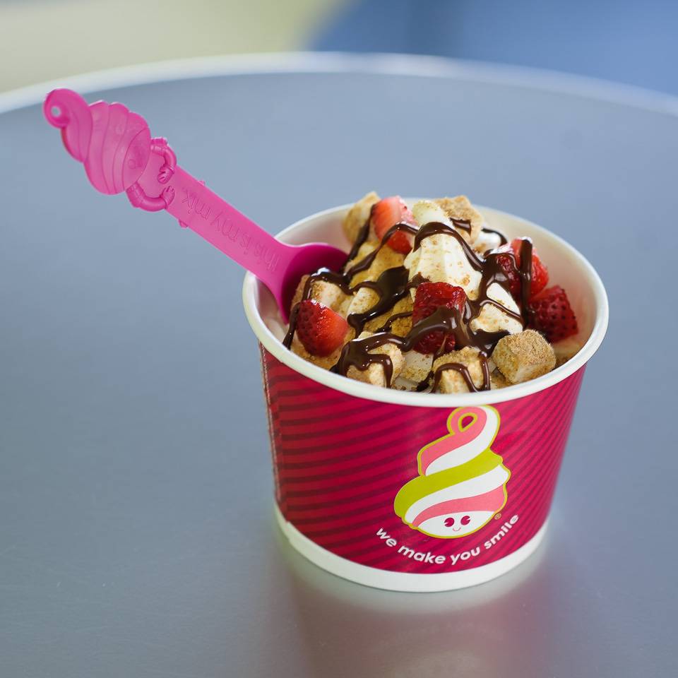Menchies Frozen Yogurt | bakery | 2721 Preyde Blvd, Lansing, MI 48912, USA | 5176572307 OR +1 517-657-2307