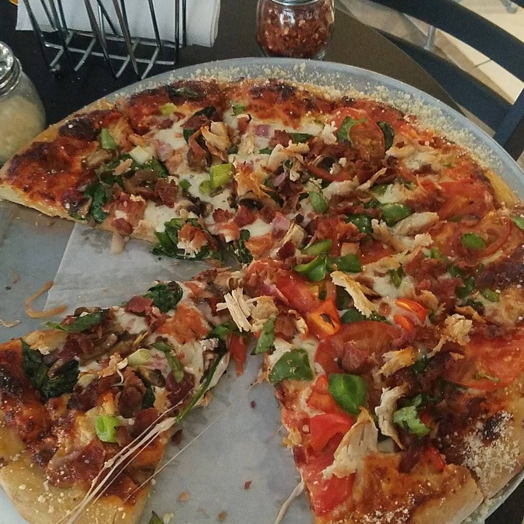 Squallys - On The River | restaurant | 7310 CA-49, Lotus, CA 95651, USA | 5306221213 OR +1 530-622-1213