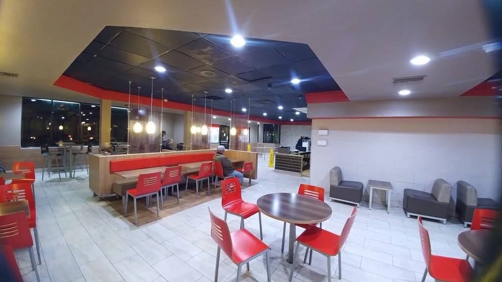 Burger King | restaurant | 3036 Crenshaw Blvd, Los Angeles, CA 90016, USA | 2137372622 OR +1 213-737-2622