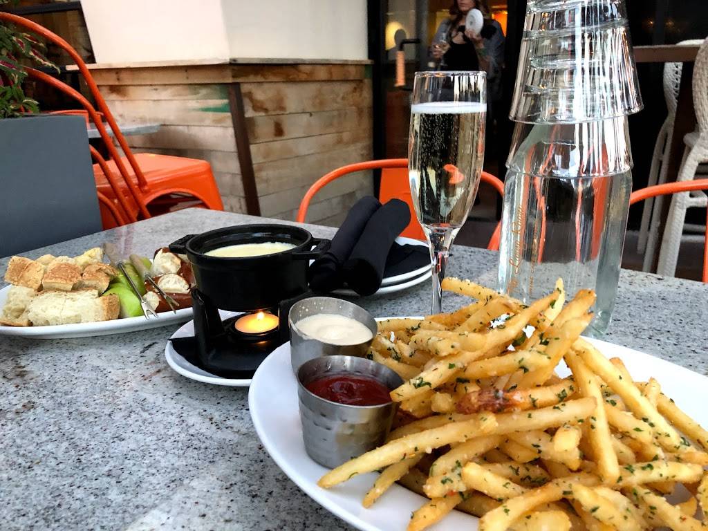 The Living Room Wine Café & Lounge | night club | 4905 E Ray Rd #107, Phoenix, AZ 85044, USA | 4804543599 OR +1 480-454-3599