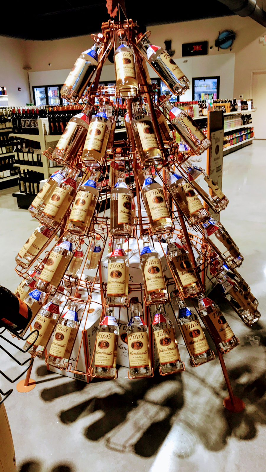 Red Bank Fine Wine & Spirits | restaurant | 3974 Red Bank Rd Suite A, Cincinnati, OH 45227, USA | 5138732063 OR +1 513-873-2063