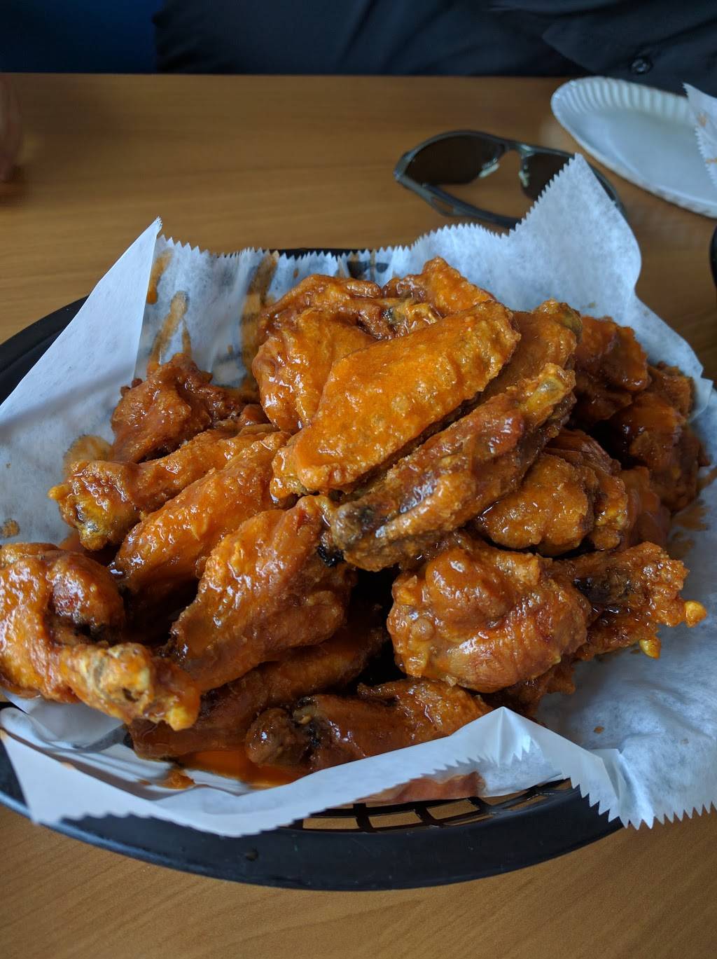 Wing Alley | restaurant | 2215 E Irlo Bronson Memorial Hwy, Kissimmee, FL 34744, USA | 4073489464 OR +1 407-348-9464