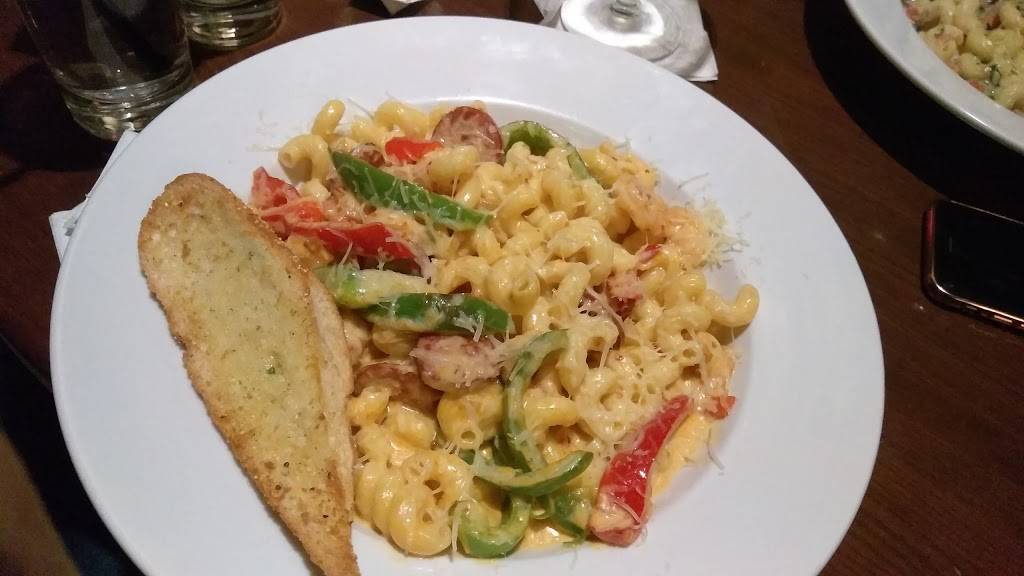 Bar Louie - Naperville | night club | 22 E Chicago Ave, Naperville, IL 60540, USA | 6309831600 OR +1 630-983-1600