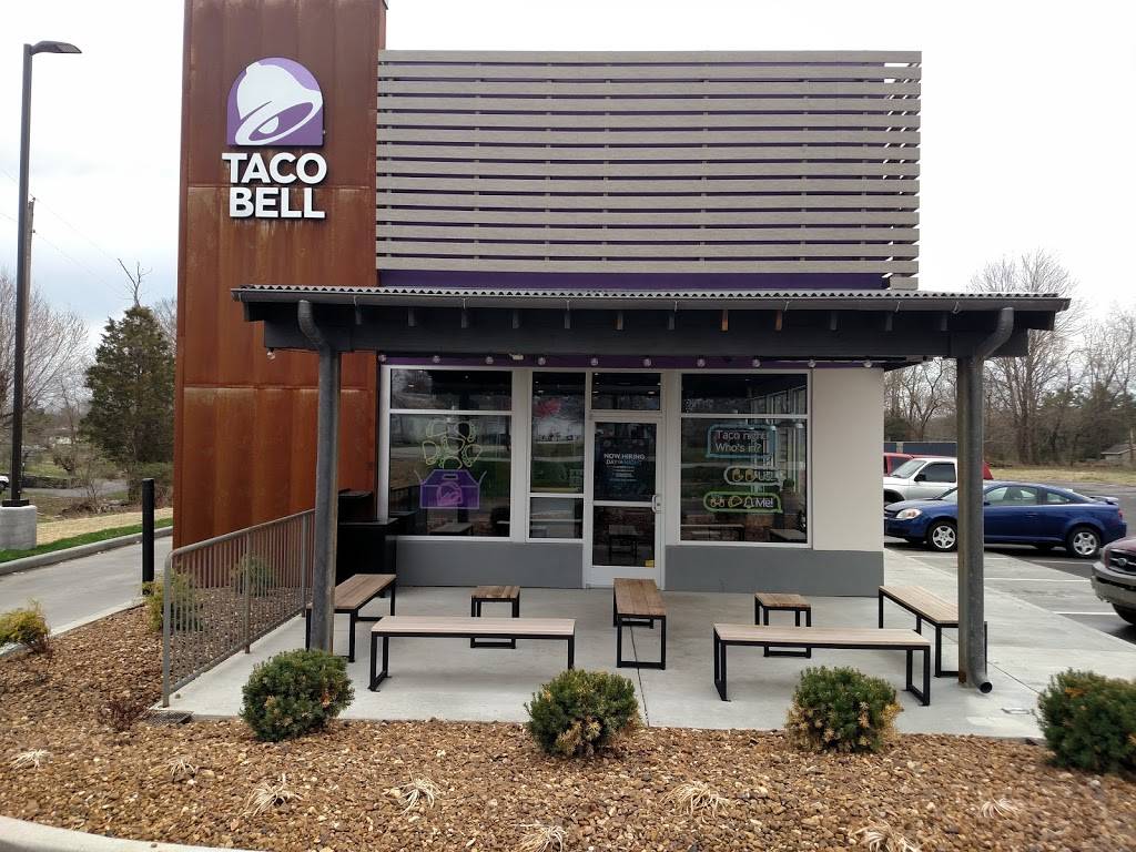 Taco Bell | meal takeaway | 608 S Adams St, Versailles, IN 47042, USA | 8126094010 OR +1 812-609-4010