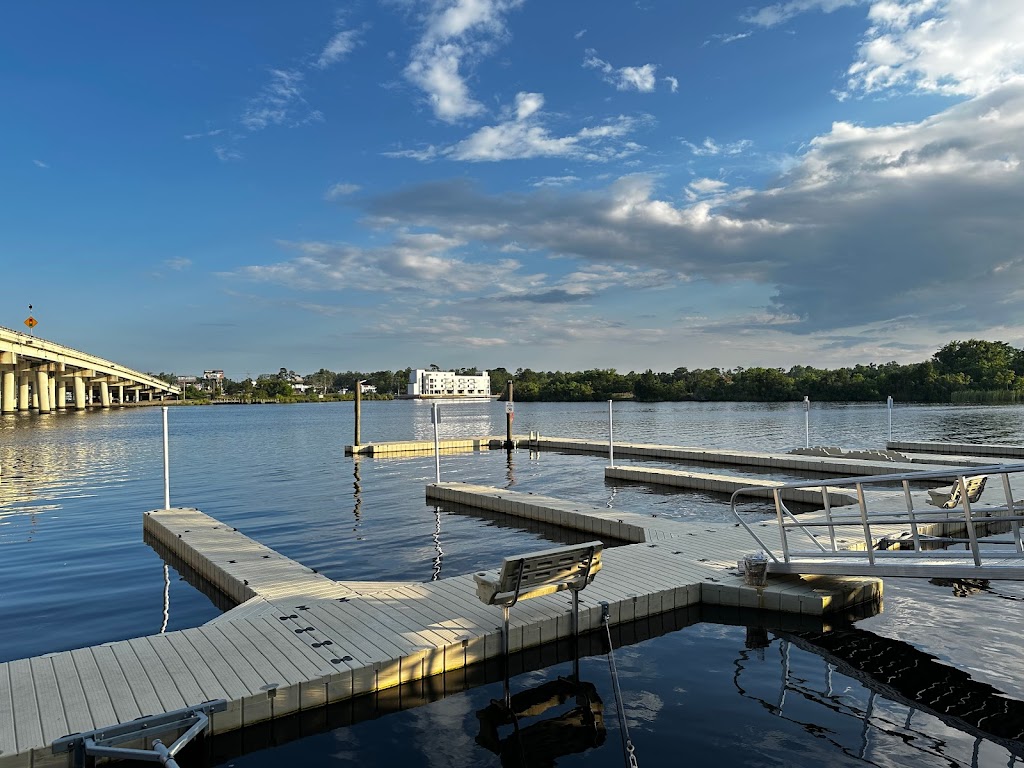 Flamingo Landing | restaurant | 8813 Lorraine Rd, Gulfport, MS 39503, USA | 2282411450 OR +1 228-241-1450