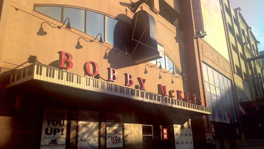 Bobby McKeys Dueling Piano Bar | night club | 172 Fleet St, National Harbor, MD 20745, USA | 3016022209 OR +1 301-602-2209