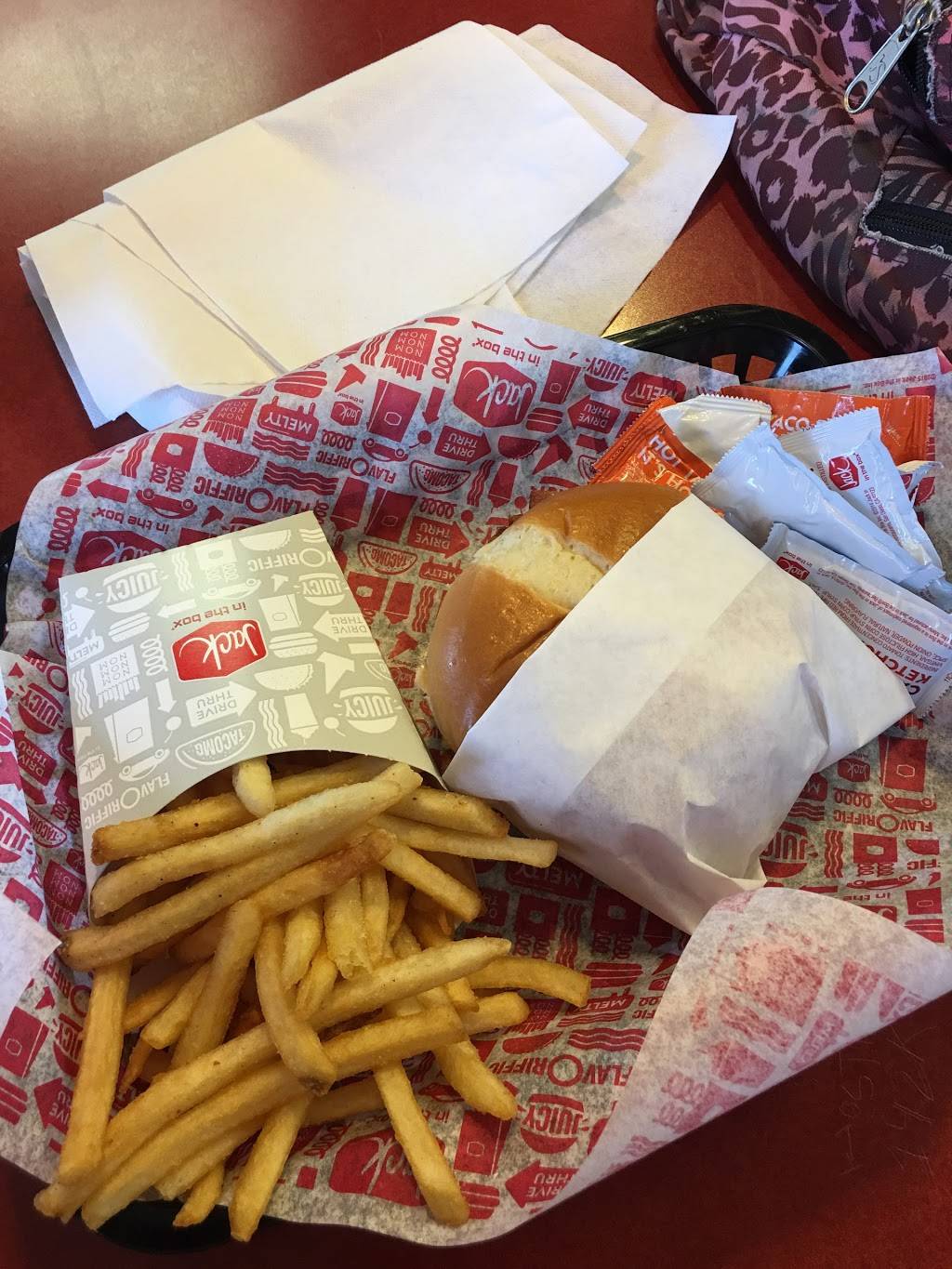 Jack in the Box | restaurant | 1300 W Edinger Ave, Santa Ana, CA 92704, USA | 7147547290 OR +1 714-754-7290