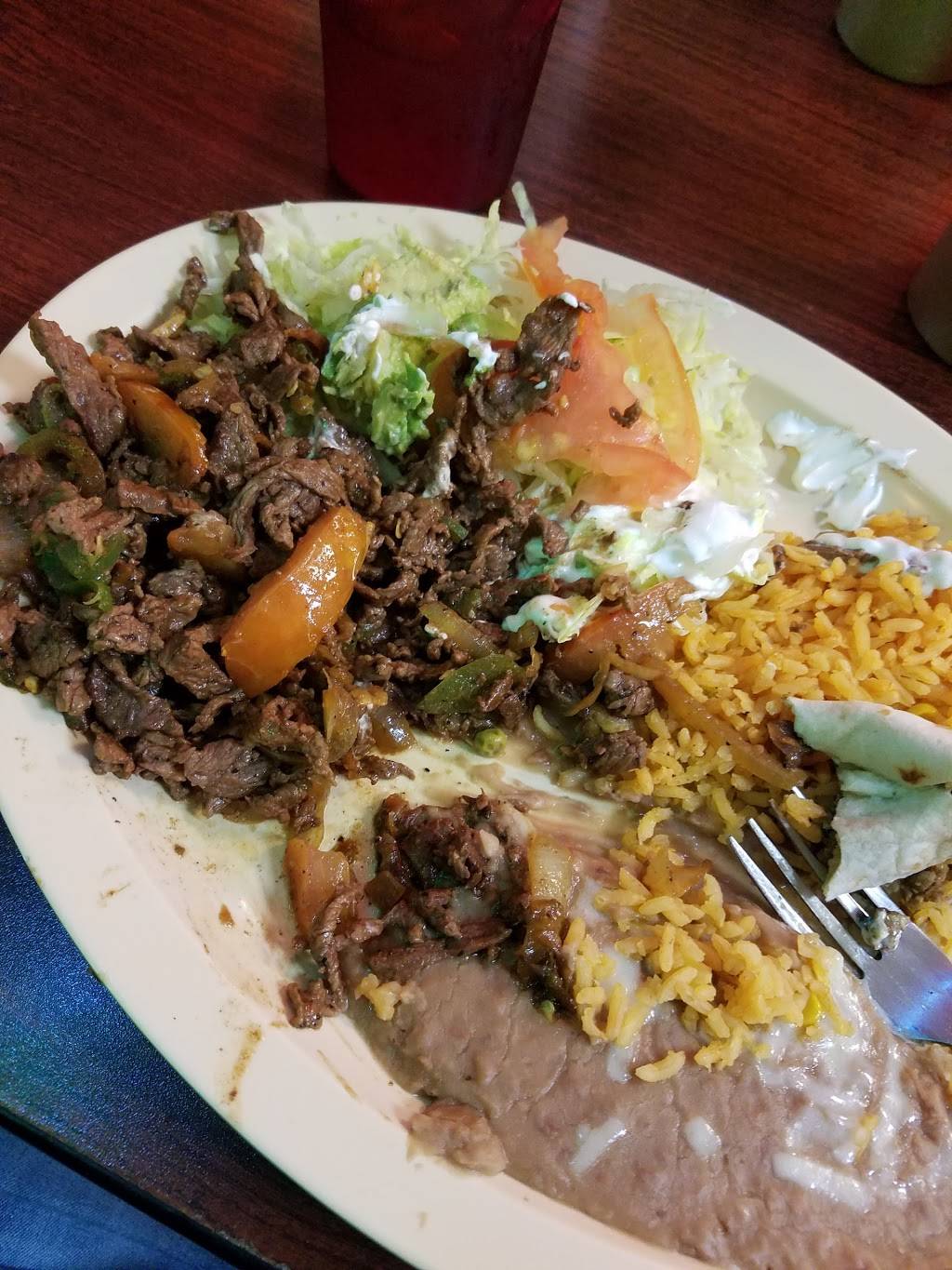 El Gallo Tapatio | restaurant | 5039 W 111th St, Alsip, IL 60803, USA | 7084235195 OR +1 708-423-5195