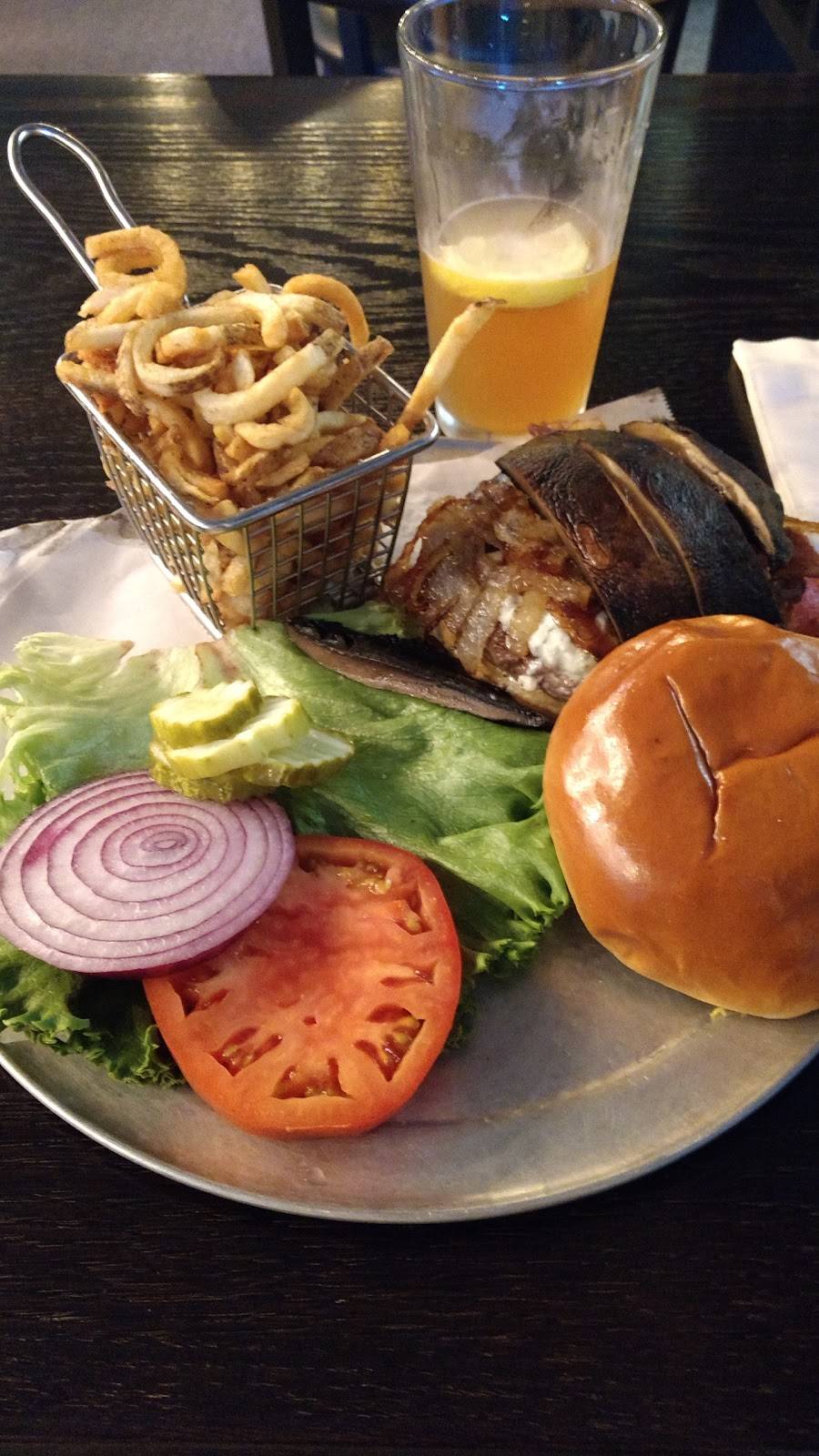 Burgers & Beer | restaurant | 70 Rice Rd, South Wilmington, IL 60474, USA | 8152370000 OR +1 815-237-0000