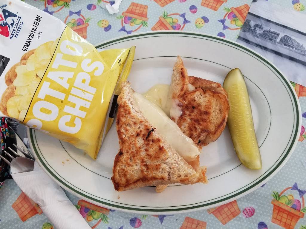 Footes Port Henry Diner | restaurant | 1204, 5 St Patricks Pl, Port Henry, NY 12974, USA | 5185467600 OR +1 518-546-7600