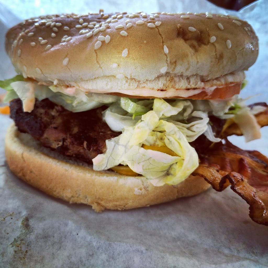 Chili Coast Burgers | restaurant | 1330 E Vista Way #1, Vista, CA 92084, USA | 7607261187 OR +1 760-726-1187