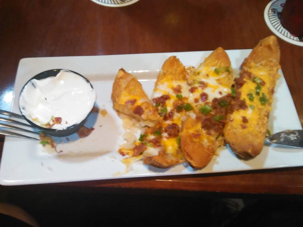 JCs Sports Bar | restaurant | 251 Burnsville Pkwy, Burnsville, MN 55337, USA | 9528086861 OR +1 952-808-6861