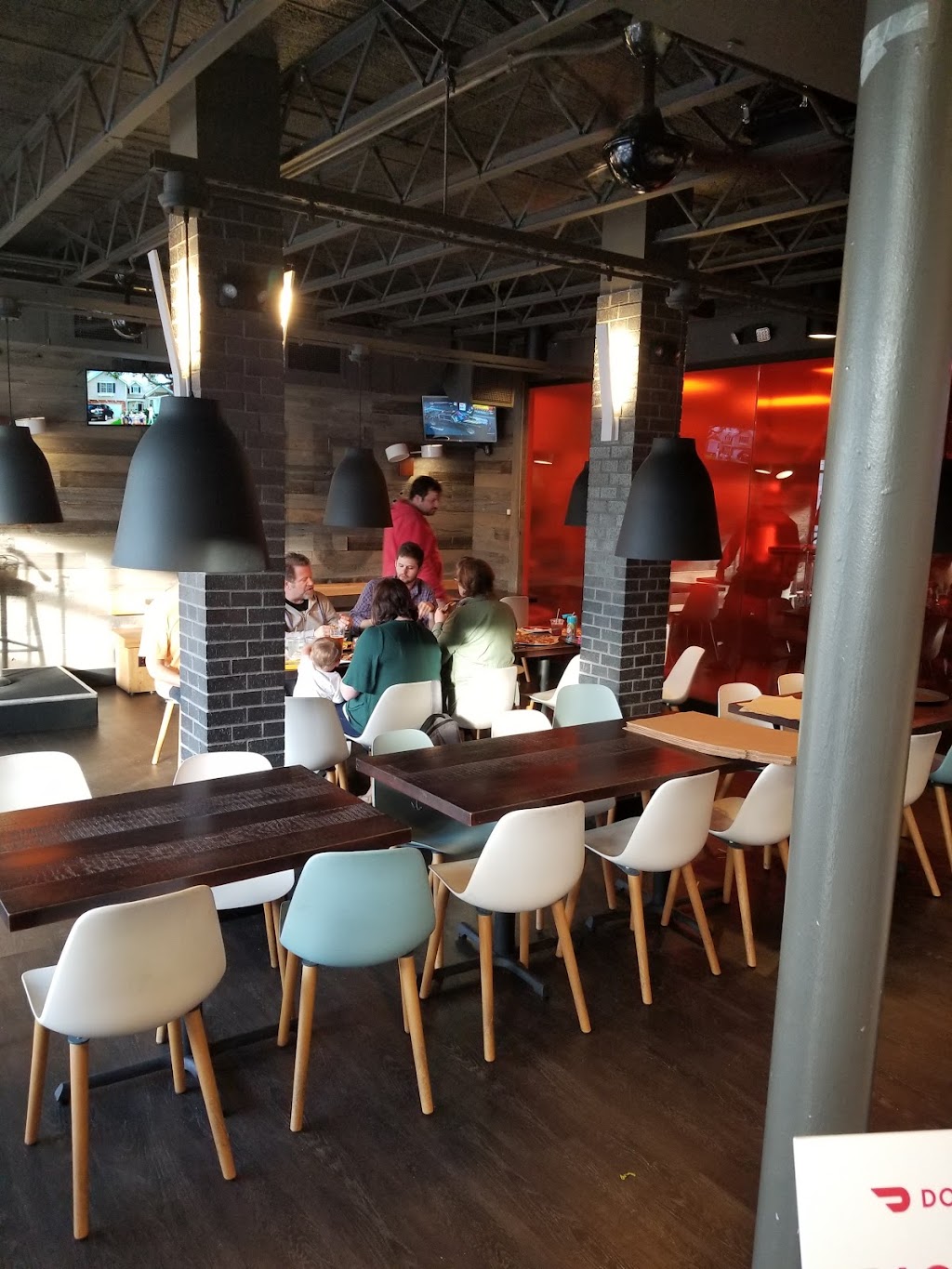 Donatos Pizza | meal takeaway | 1915 Broadway, Nashville, TN 37203, USA | 6156252929 OR +1 615-625-2929