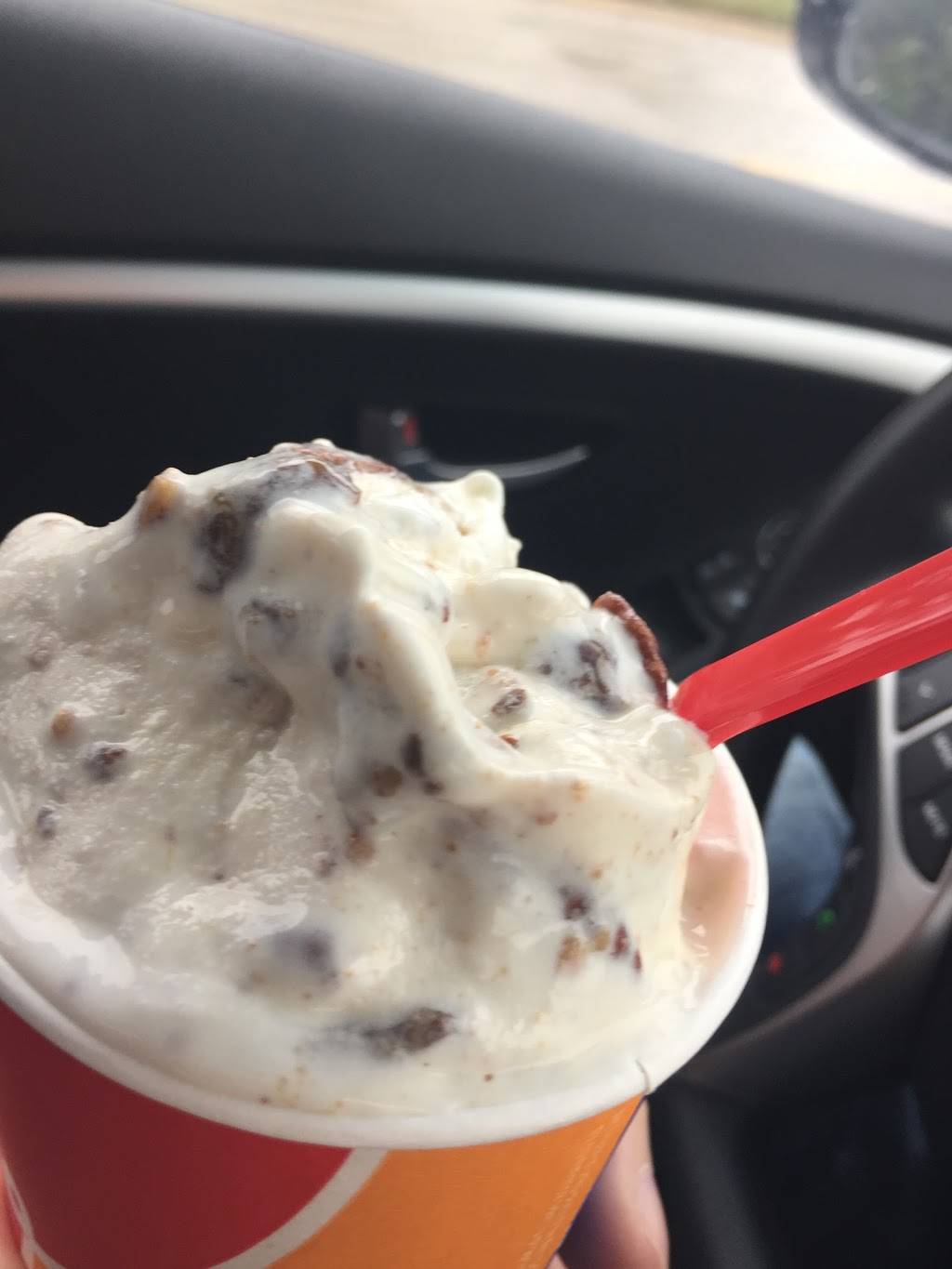 Dairy Queen | restaurant | 371 Yonge St, Barrie, ON L4N 4C9, Canada | 7057227797 OR +1 705-722-7797