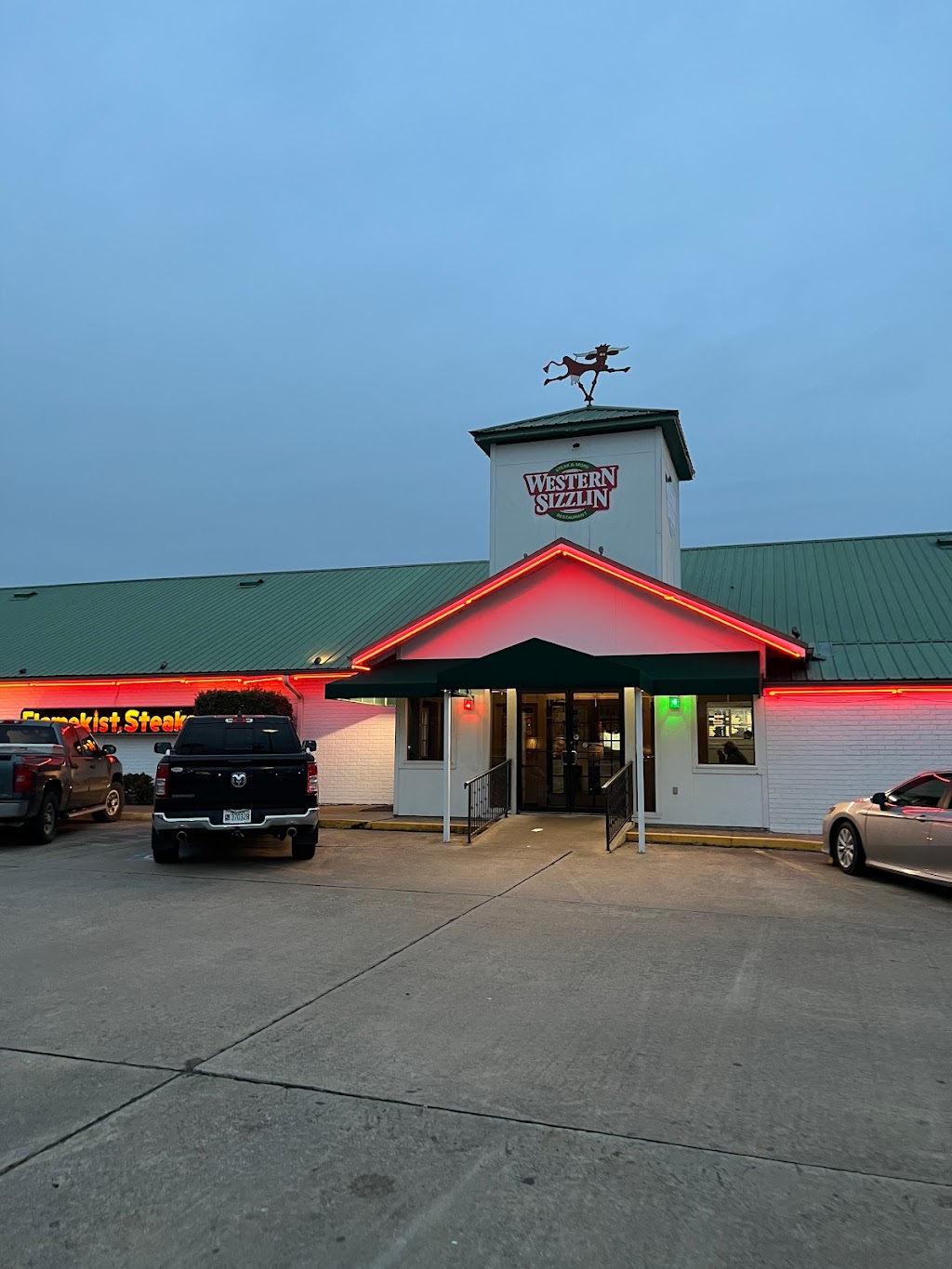 Western Sizzlin Steak House | restaurant | 3210 E Race Ave #4810, Searcy, AR 72143, USA | 5012682464 OR +1 501-268-2464