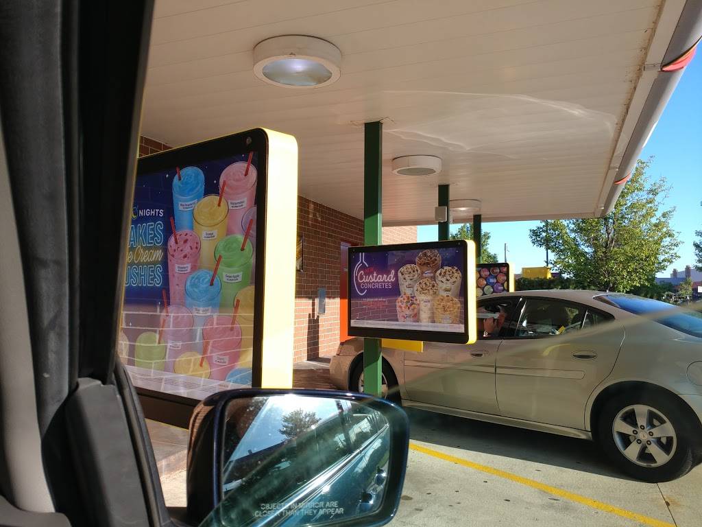 Sonic Drive-In | restaurant | 1121 W Stearns Rd, Bartlett, IL 60103, USA | 6302891860 OR +1 630-289-1860