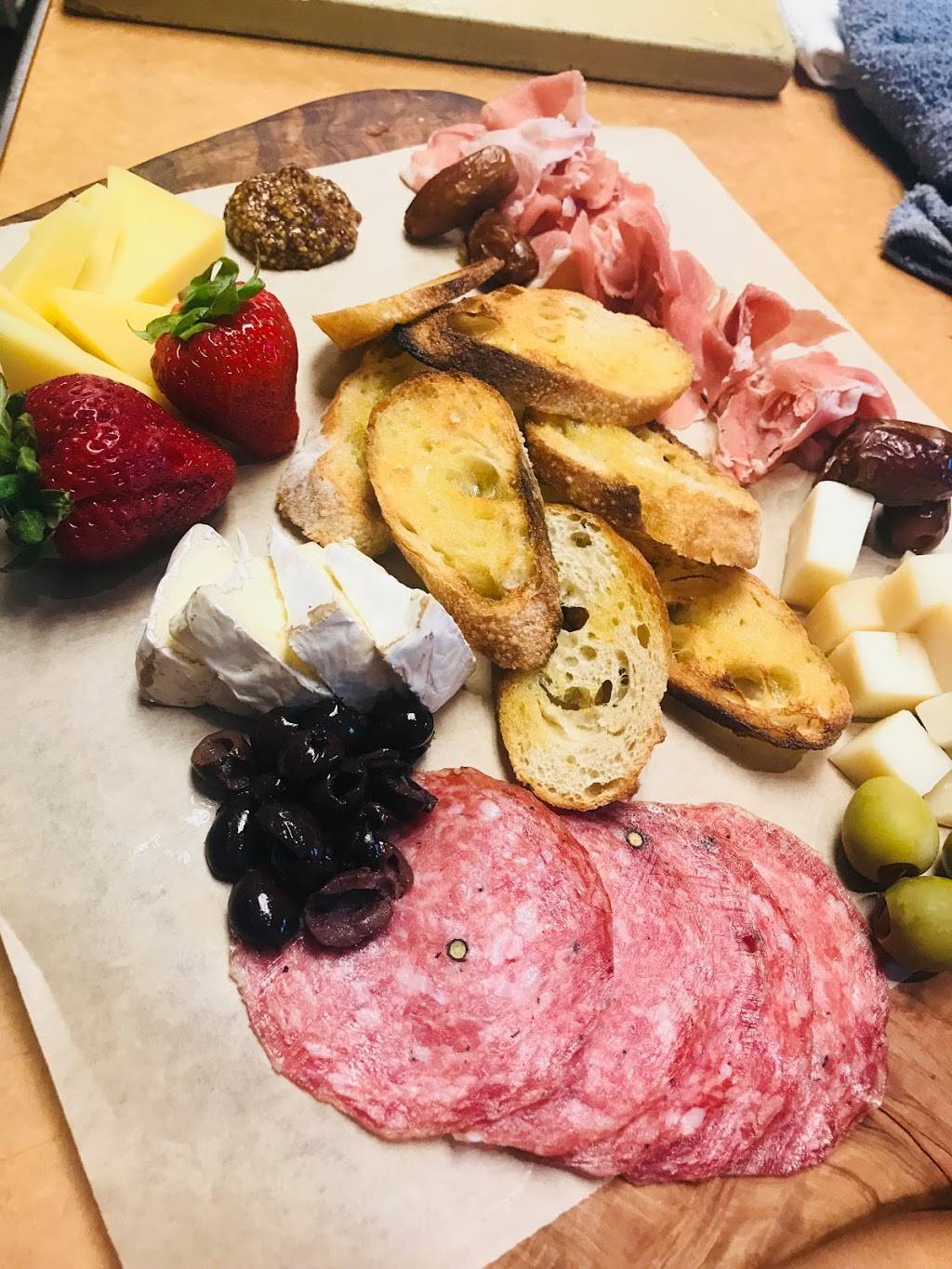 Wolfgang Puck Bar & Grill | restaurant | 10955 Oval Park Dr, Las Vegas, NV 89135, USA | 7022026300 OR +1 702-202-6300