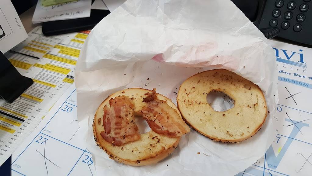 Dunkin | bakery | 15679 OH-170, East Liverpool, OH 43920, USA | 3303832867 OR +1 330-383-2867