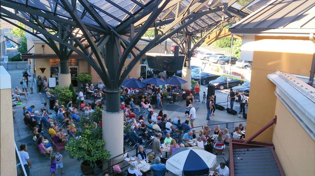 The Lodge Sports Grille | restaurant | 15117 Main St b101, Mill Creek, WA 98012, USA | 4252256347 OR +1 425-225-6347