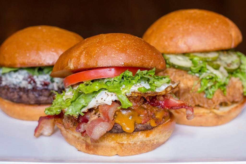 Stockyard Burgers and Bones | restaurant | 2850 Paces Ferry Rd SE, Atlanta, GA 30339, USA | 6783101095 OR +1 678-310-1095