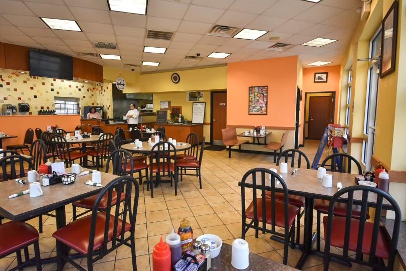 Town Chef | restaurant | 117 S Main St, Cedar Grove, WI 53013, USA | 9206685058 OR +1 920-668-5058