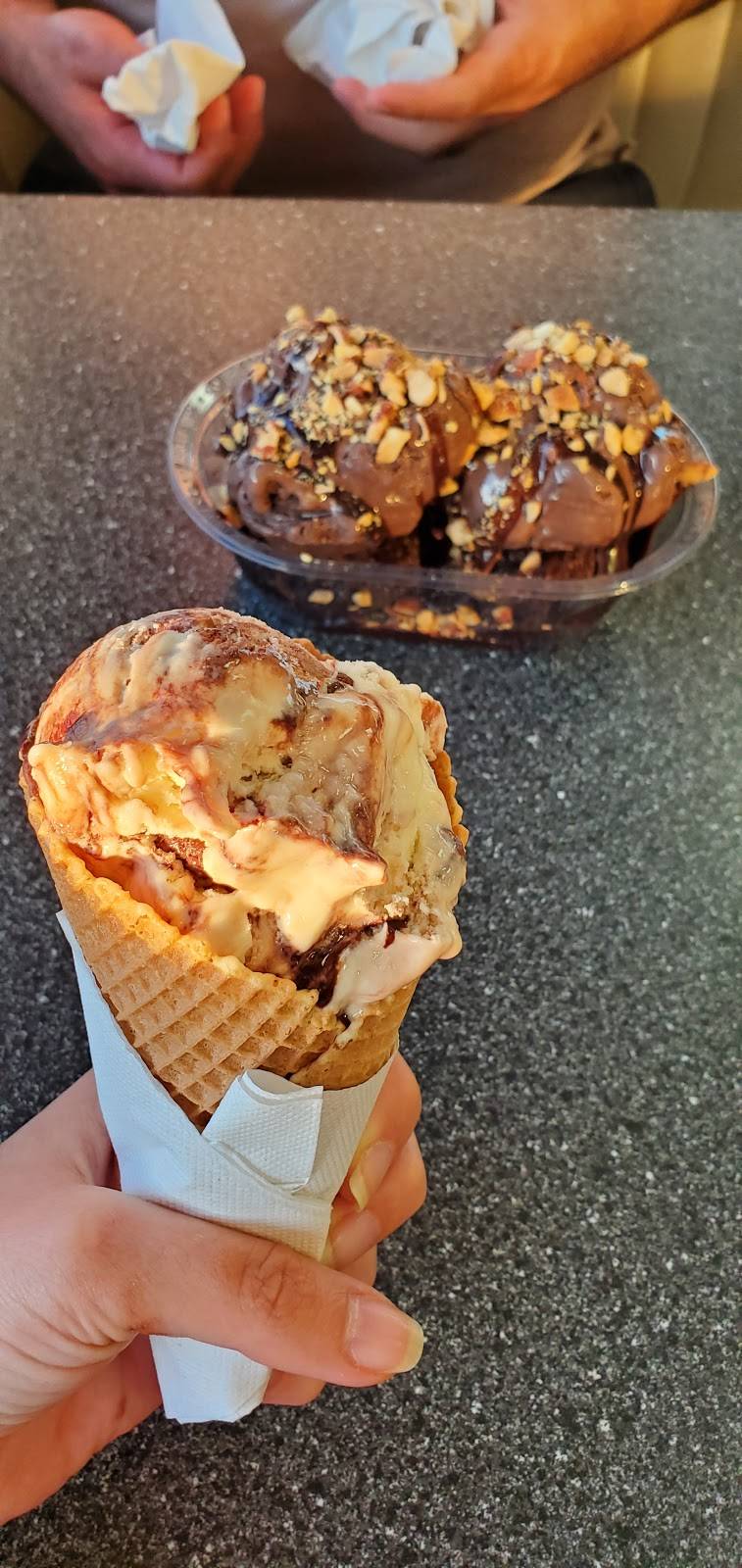 Braums Ice Cream & Burger Restaurant | restaurant | 3635 Troup Hwy #110, Tyler, TX 75703, USA | 9035094107 OR +1 903-509-4107