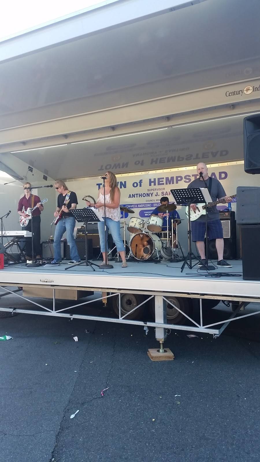 Floral Station Delicatessen | meal takeaway | 128 Tulip Ave, Floral Park, NY 11001, USA | 5163541447 OR +1 516-354-1447