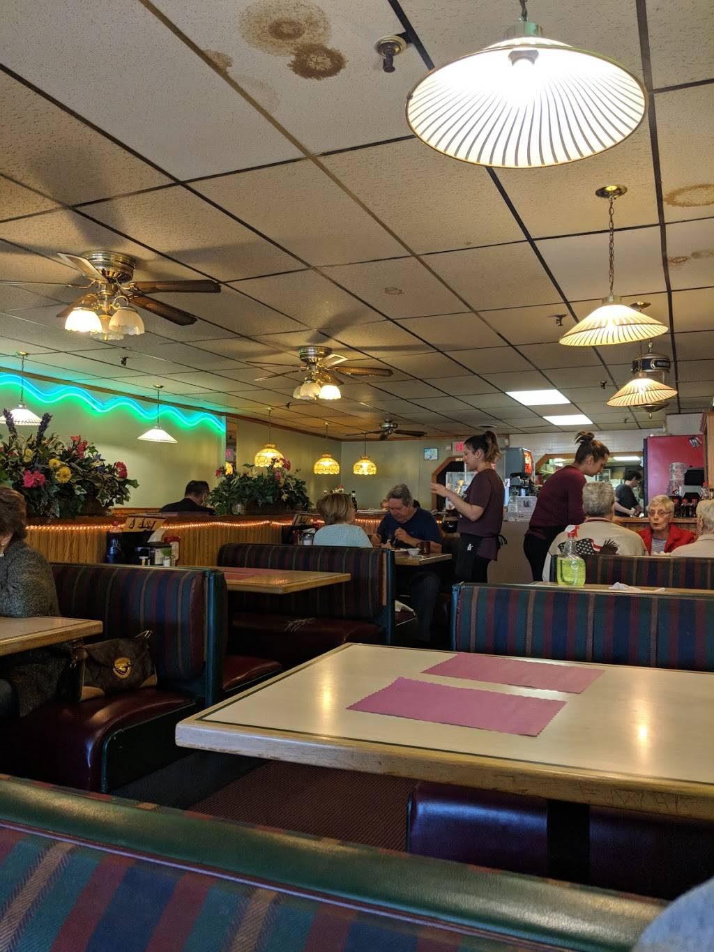 A & J Restaurant | restaurant | 560 Kelley Blvd c, North Attleborough, MA 02760, USA | 5086951570 OR +1 508-695-1570