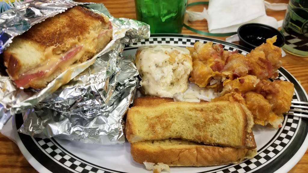 Quaker Steak & Lube | restaurant | 6073 Dressler Rd NW, North Canton, OH 44720, USA | 3304339464 OR +1 330-433-9464