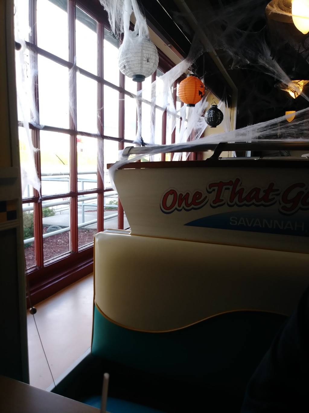 Long John Silvers | restaurant | 317 Pike St, Marietta, OH 45750, USA | 7403739251 OR +1 740-373-9251