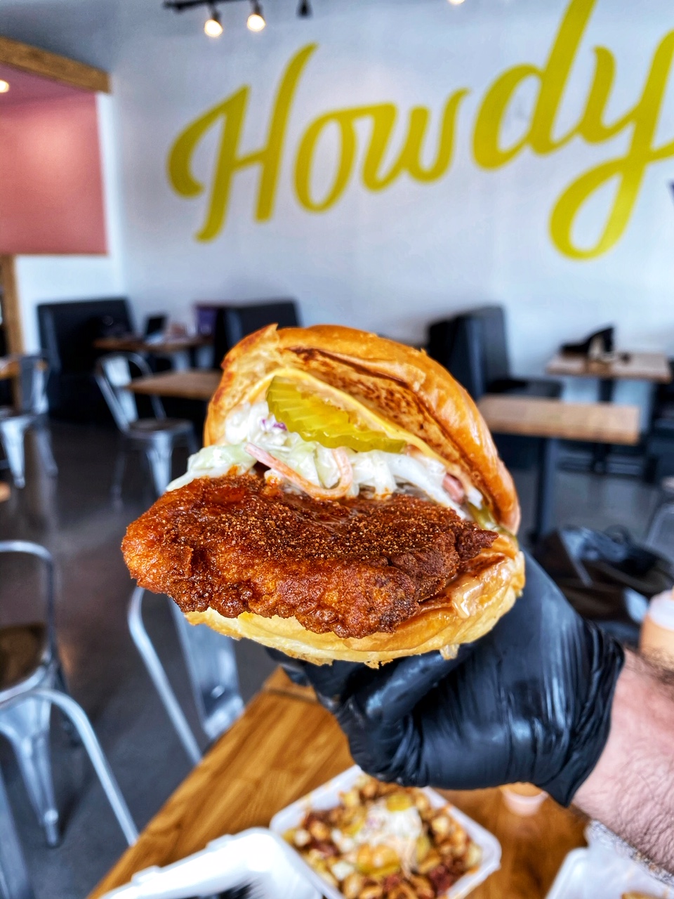 Howdy Hot Chicken | meal takeaway | 4808 Waterview Town Center Dr Suite 300, Richmond, TX 77407, USA | 2816755886 OR +1 281-675-5886