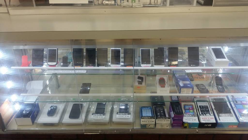 Sunkiss Cellular Boost Mobile | restaurant | 13535 Puritan Ave, Detroit, MI 48227, USA | 3132720100 OR +1 313-272-0100