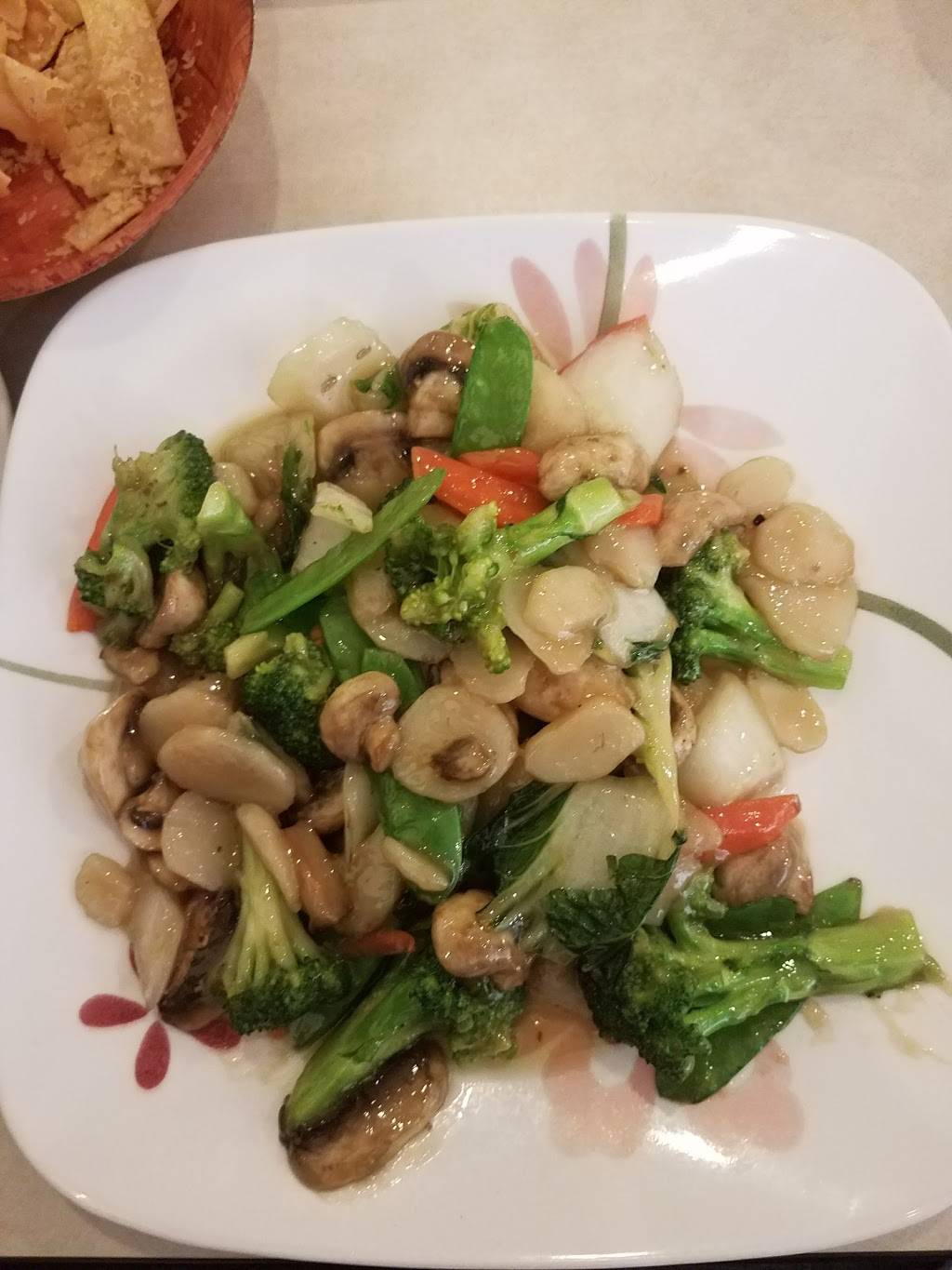 Yuns Village | restaurant | 32868 Warren Rd, Westland, MI 48185, USA | 7347622025 OR +1 734-762-2025